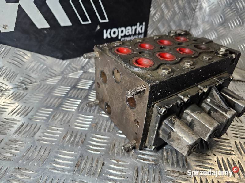 Rozdzielacz hydrauliczny Case 595 Fermec 760 860