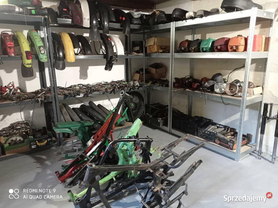 Antyki pamiątki z PRL kolekcja Chrząstów