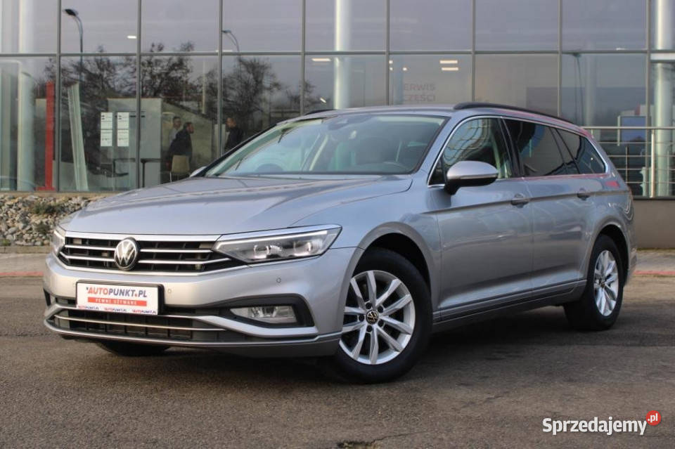 Volkswagen Passat 2022r Carplay ErgoComfort Temp automatyczna Kraków