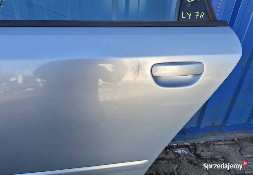 9 DRZWI TYŁ LEWY TYLNE LEWE AUDI A4 B6 KOMBI Działoszyce sprzedam