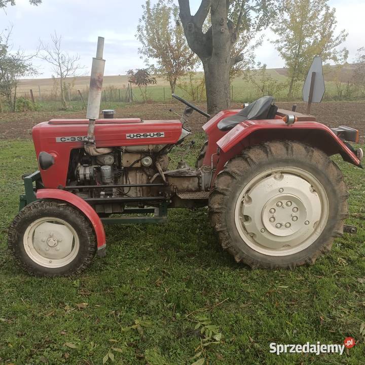 Ursus C328 z pługiem do odśnieżania