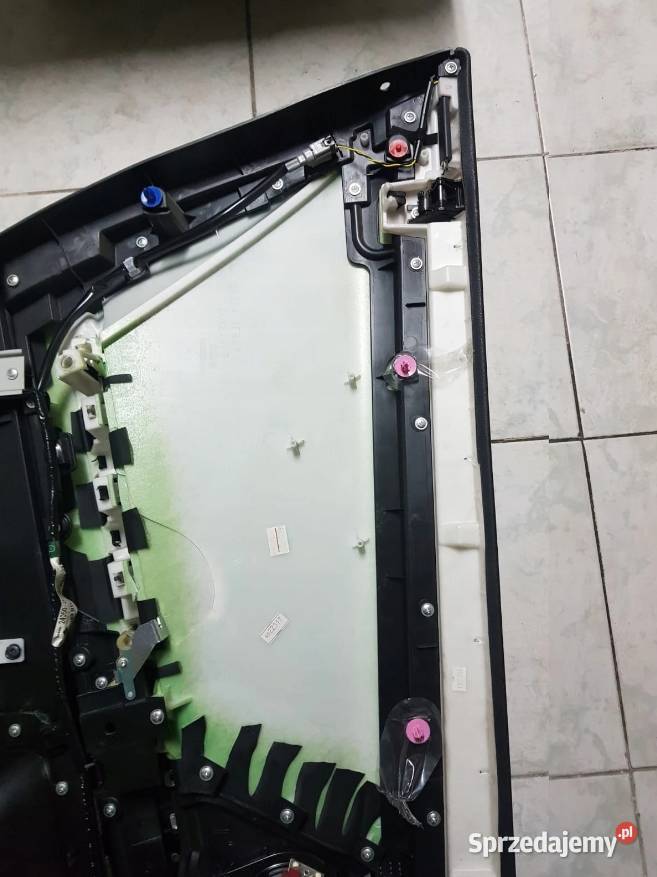 Boczek drzwi prawy skóra Nissan GTR GTR podkarpackie Mielec