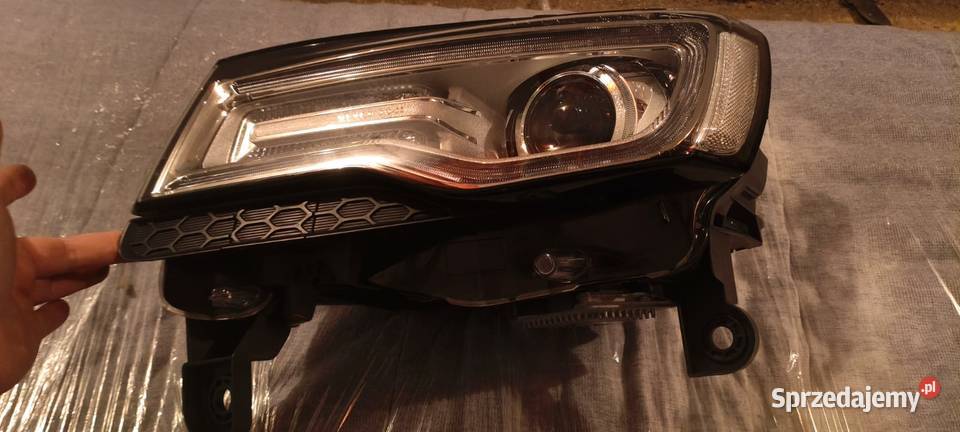 JEEP GRAND CHEROKEE WK2 14 BI XENON nie skrętny Szczecin sprzedam