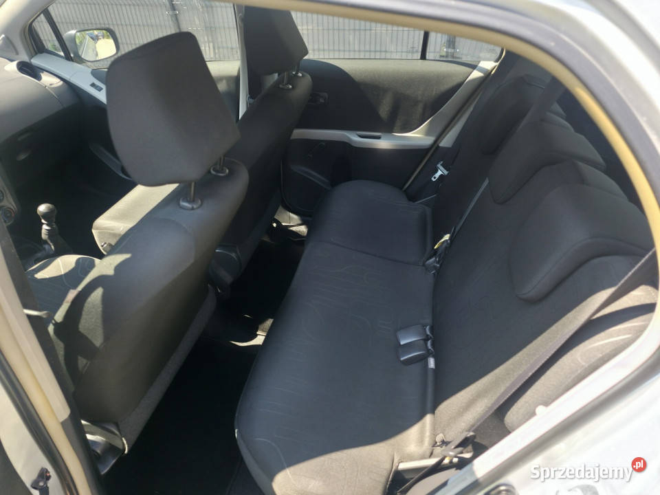 Toyota Yaris 133 Benzyna Serwisowany Gwarancja serwisowany w ASO Piekoszów sprzedam