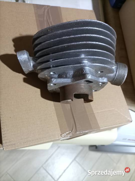 Cylinder komar nowy PRL