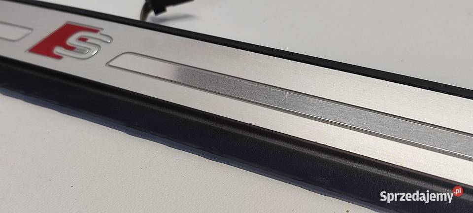 AUDI A4 B9 LISTWA NAKŁADKA PROGOWA PRAWA sprzedam