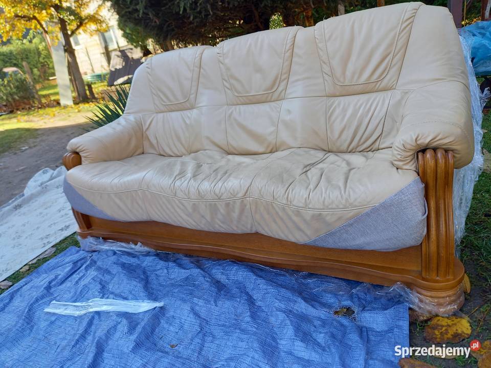 Sofa rozkładana beżowa drewniana rama