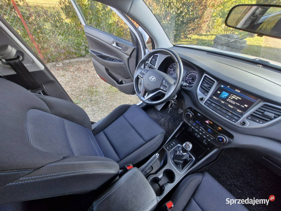 Hyundai Tucson 16 benzyna 125000 serwis w nieuszkodzony