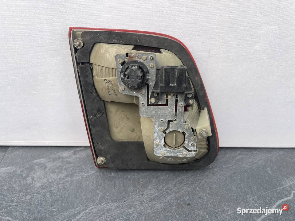 MERCEDES EKLASA W210 KOMBI PRAWA LAMPA W KLAPĘ prawe Ostroróg sprzedam
