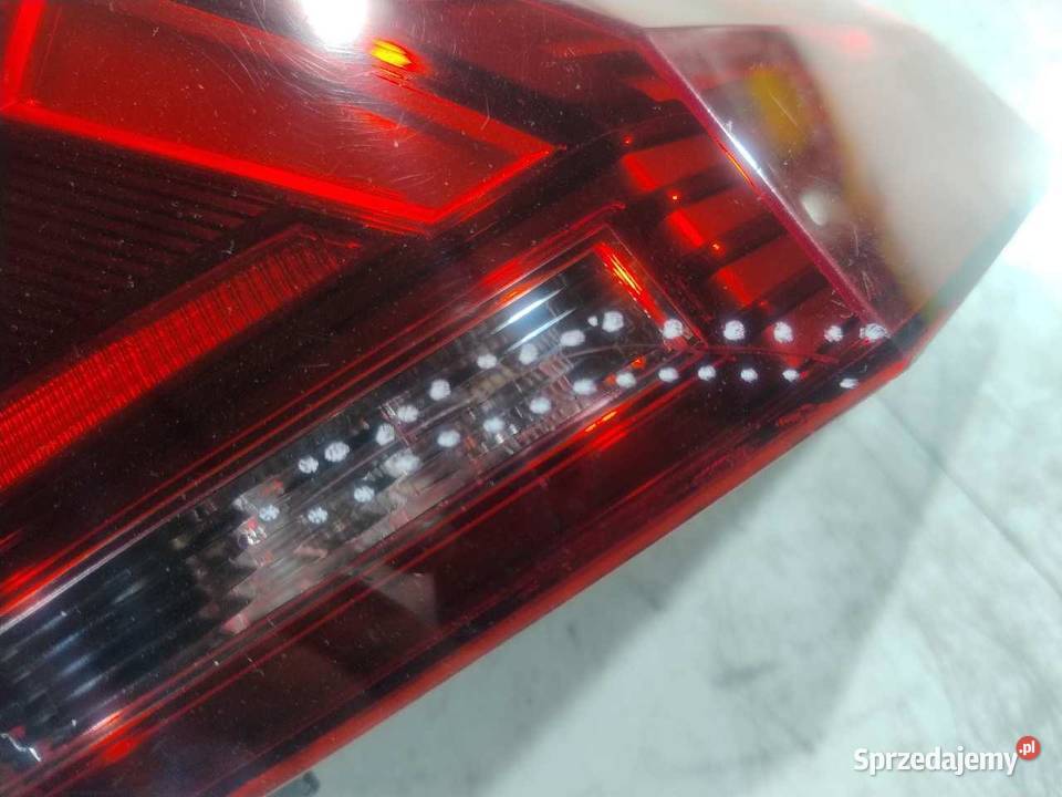 LAMPA PRAWY TYŁ VW TIGUAN II 5NA945208K