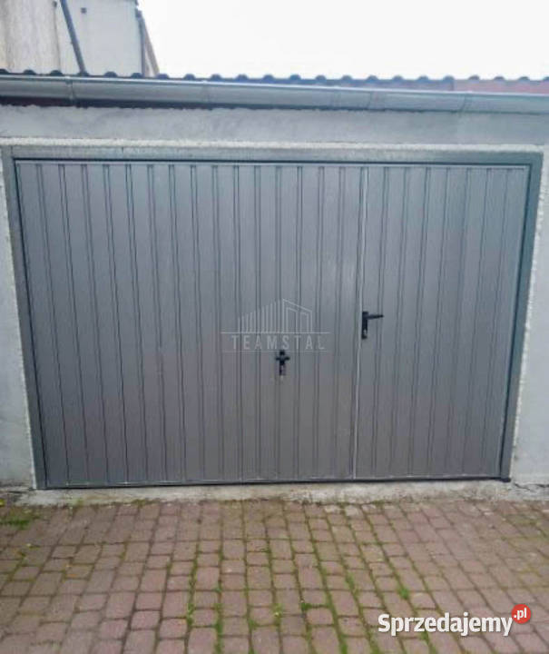 Bramy garażowe na wymiar uchylne ocieplone brama Ostrowiec Świętokrzyski
