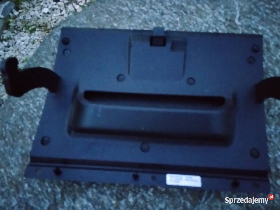 klapa schowka pasażera pochodząca z Dacii Logan Sierpc