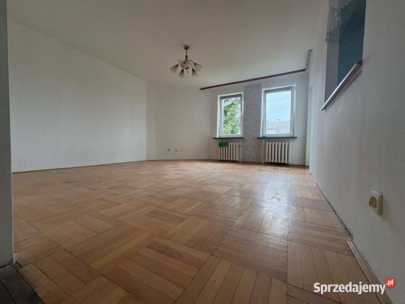 Sprzedam przestronne mieszkanie 64,8 m² – parter, 3 pokoje