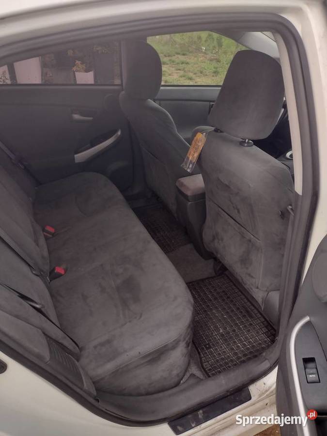 Sprzedam Toyota Prius 3 z 2010 r 18 hybryda Pasynki