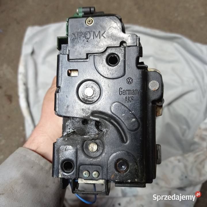 ZAMEK DRZWI LEWY PRZÓD PRZEDNI VW PASSAT B5 8 osobowe Zamki, wkładki i kluczyki Kamień Pomorski