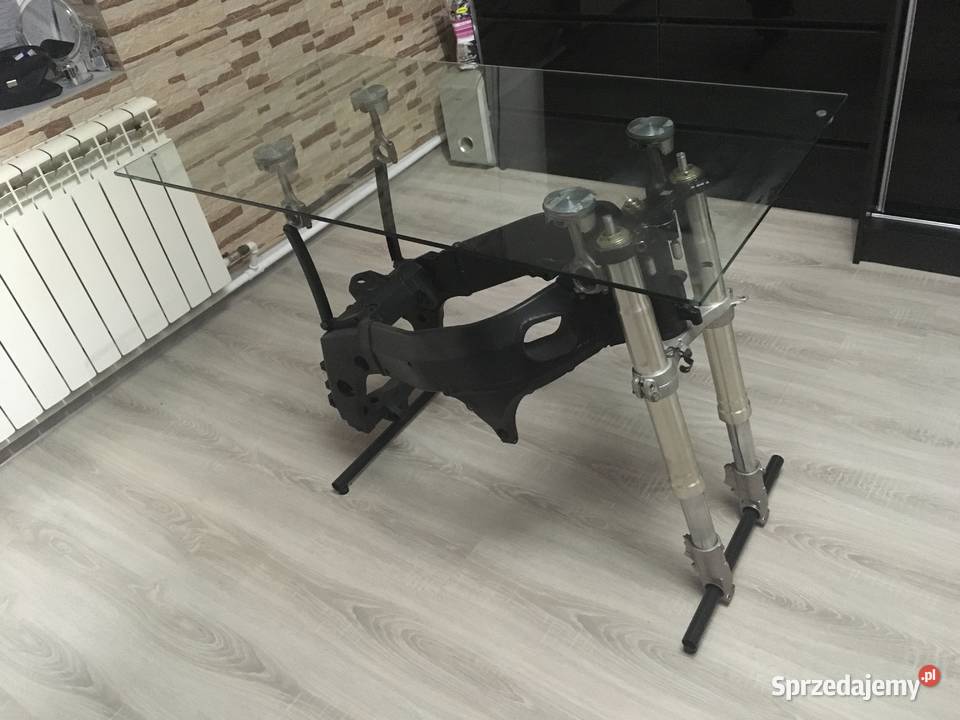 Stolik z ramy motocykla