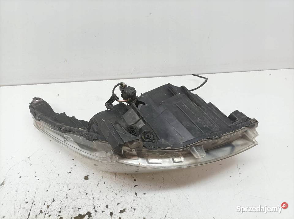LAMPA PRZÓD LEWA 9682519180 Peugeot 5008 I 2009 Lampy przednie