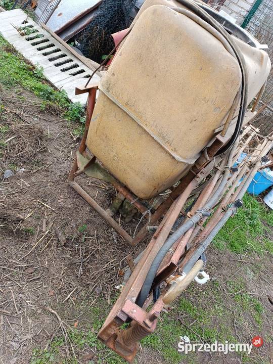 Opryskiwacz zawieszany