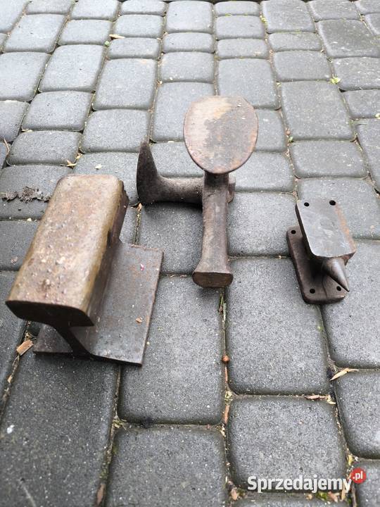 Zestaw przedmiotów kowalskich z dawnych lat Radomsko