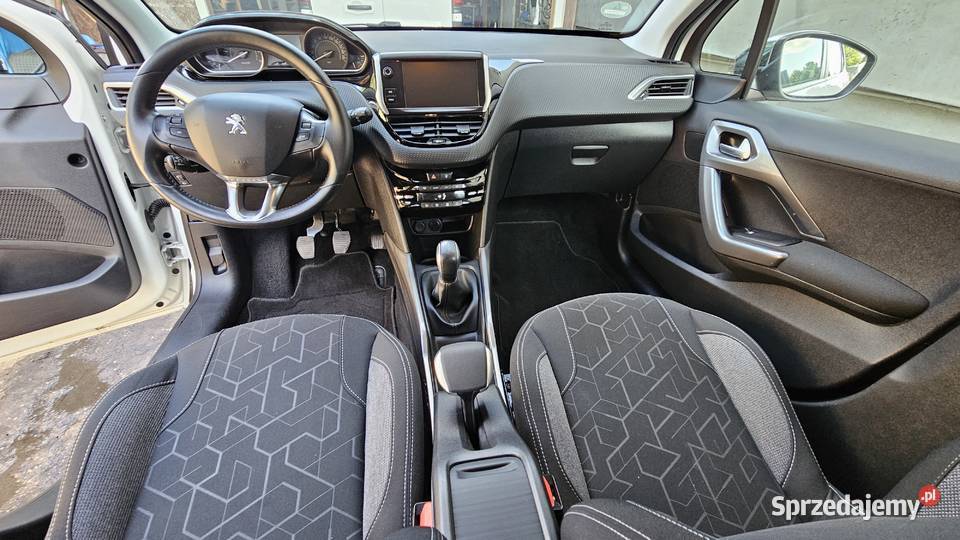 Sprzedam peugeot 2008 12 benzyna 2018