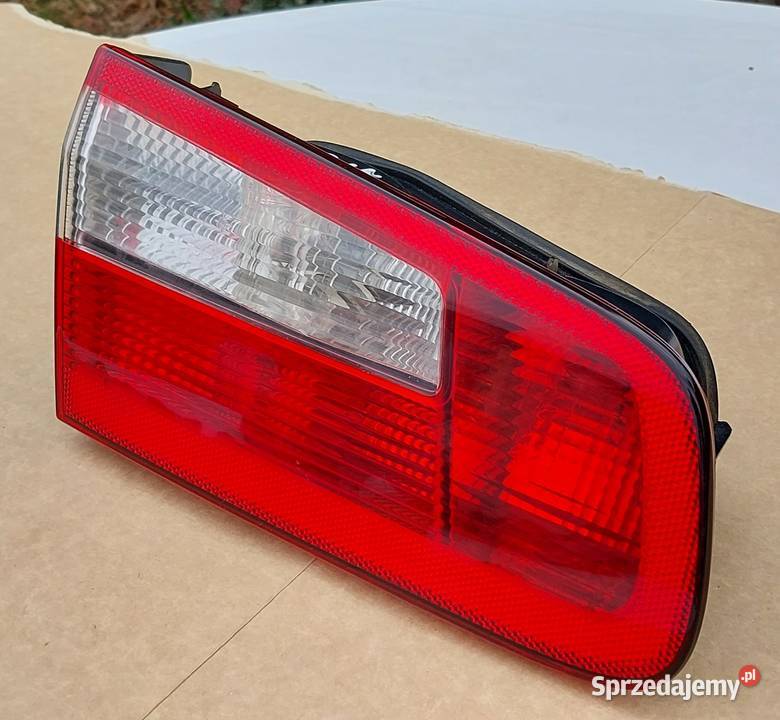 LAMPA TYŁ TYLNA LEWA W KLAPĘ RENAULT LAGUNA II Lampy tylne Mielęcin