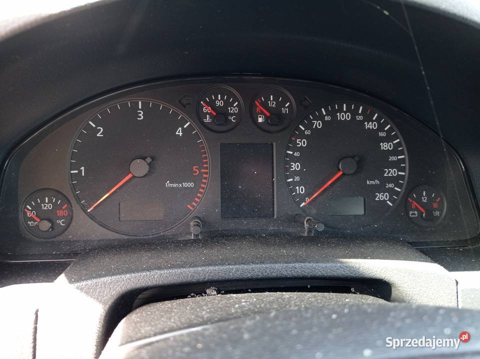 Audi A6 25 TDI Kombi 155 kW 2001 r dawca części Rok produkcji 2001 Szklarka Myślniewska