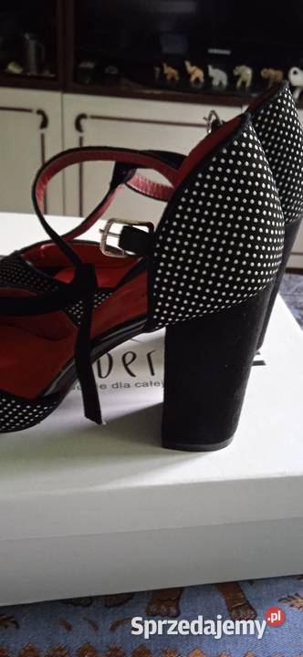 PIĘKNE NOWE CZÓŁENKA ZAMSZOWA SKÓRA r 37 inna Piła sprzedam