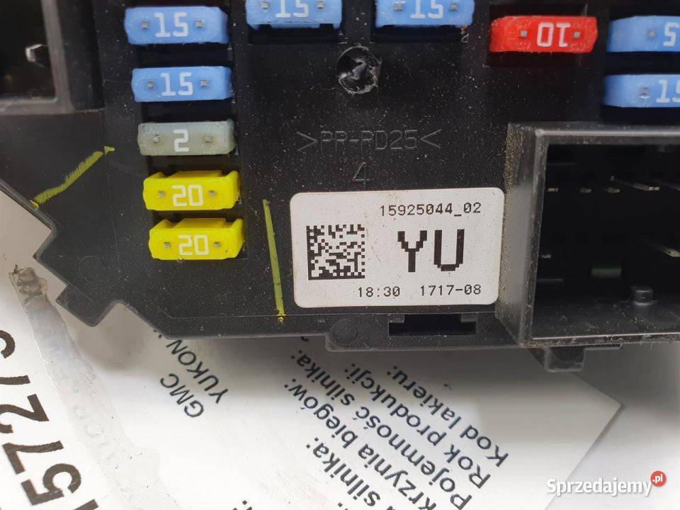 SKRZYNKA BEZPIECZNIKÓW GMC YUKON XL 15925044 Lipno