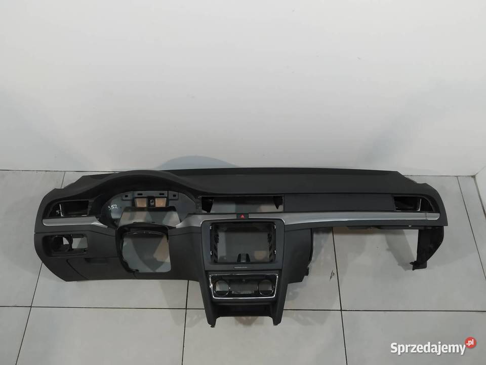 DESKA ROZDZIELCZA PULPIT KONSOLA EU 3T Skoda sprzedam