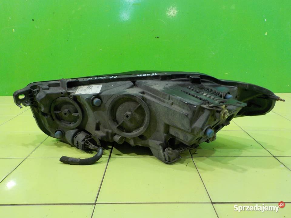 JAGUAR XE 20 D 16r SEDAN 4D lampa prawa przod osobowe Suków