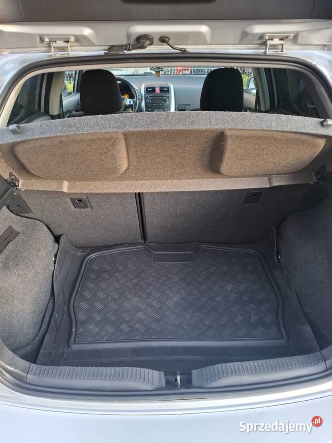 Sprzedam Toyota auris 2010 polift bogata wersja Rok produkcji 2010 Łowicz