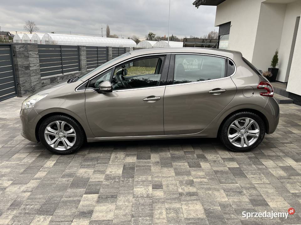 Peugeot 208 2015r 12 Benz kujawsko-pomorskie Toruń