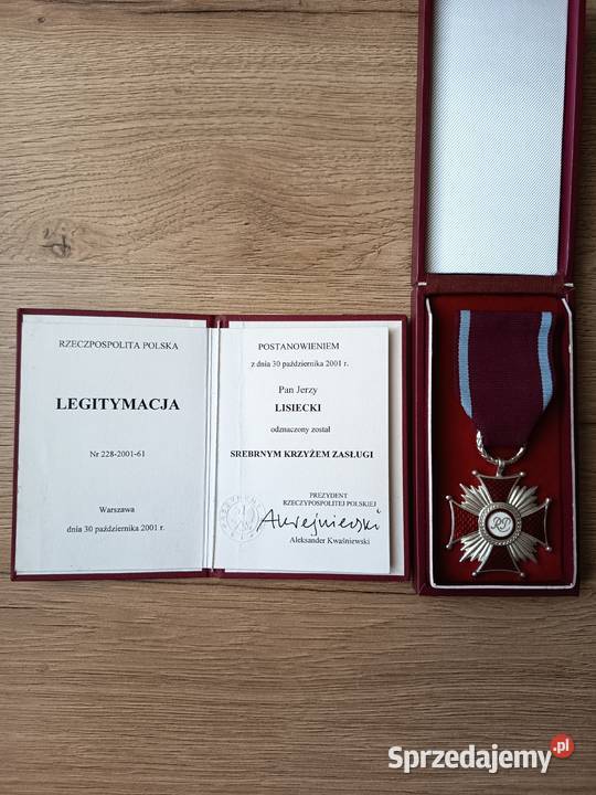Krzyż Zasługi RP z dokumentem Poznań