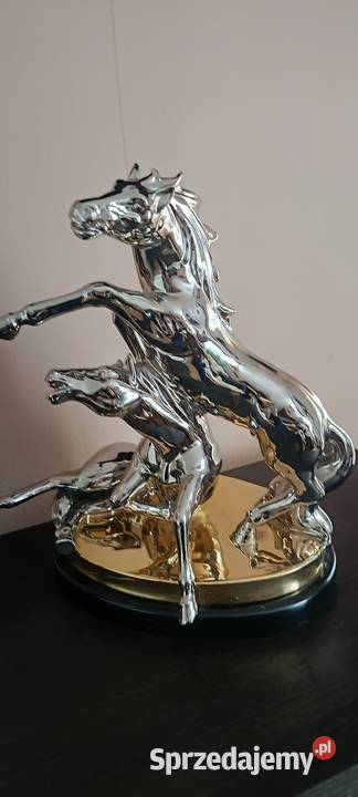 Figura porcelanowa koni Tarnów