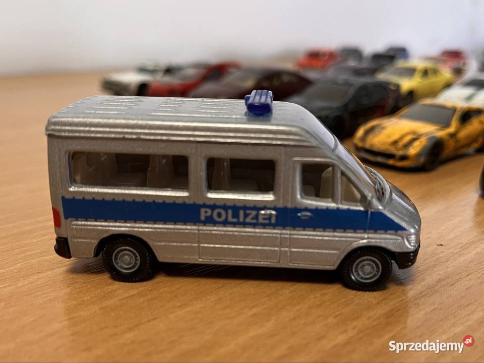 Kolekcjonerski model radiowozu MercedesBenz Grudziądz