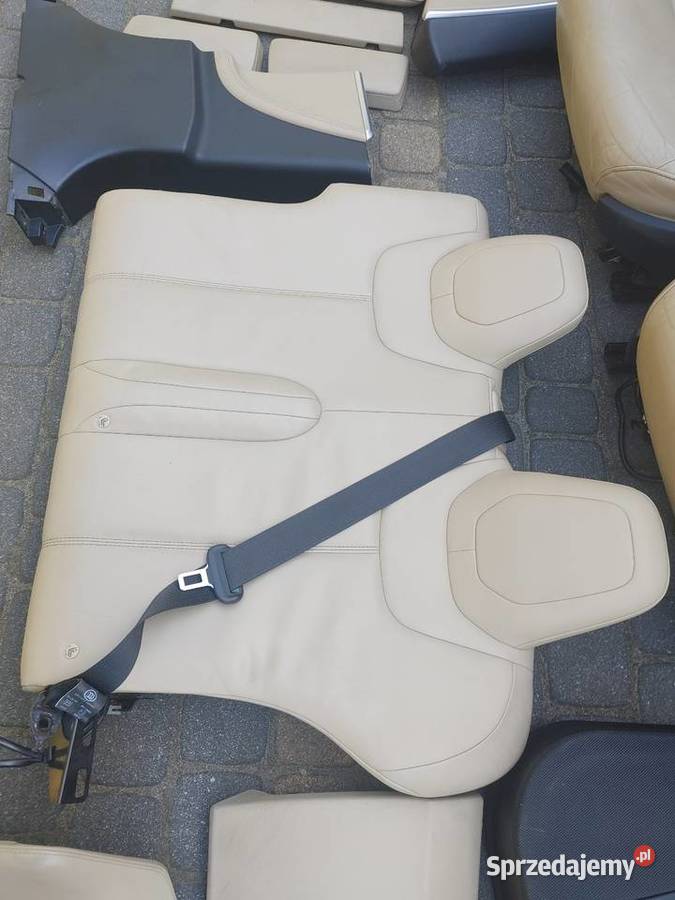 Tesla S kremowa tapicerka całość osobno osobowe