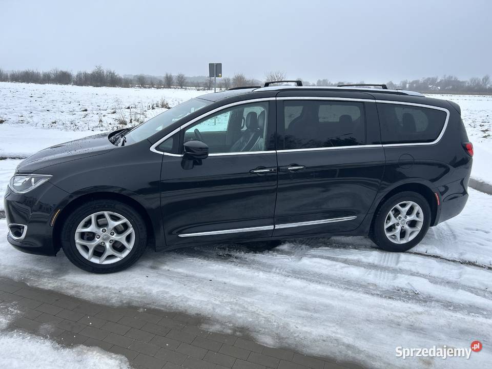 Chrysler Pacifica Turing L plus 36 v6 z 2017r Turek