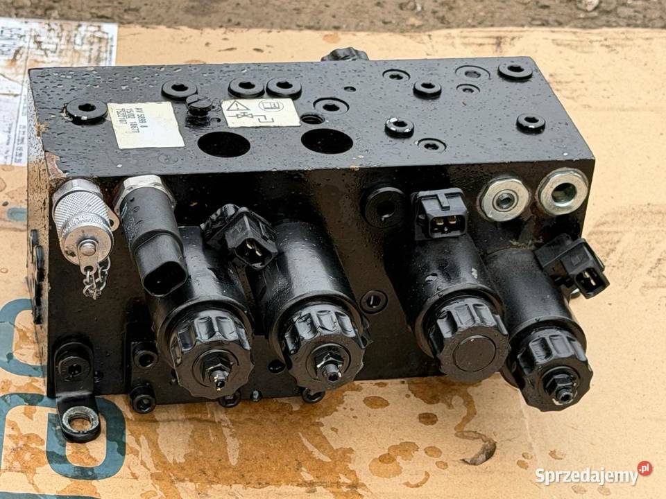 Rozdzielacz hydrauliczny AV5899 8 Antonie sprzedam