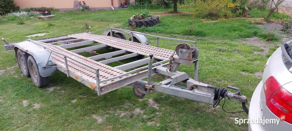 Zarejestrowana laweta samochodowa niemiecka VABO Bzowiec