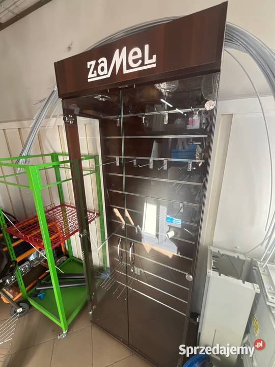 Szklany regał z podświetleniem Gołdap