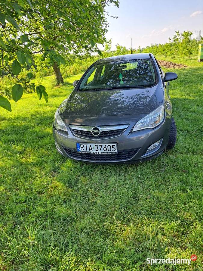 Sprzedam Opel Astra 2010 14 benzyna gaz BRC 101KM Gorzyce