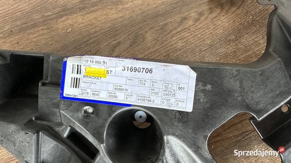 VOLVO XC40 II ŚLIZG ZDERZAKA TYLNEGO PRAWY NOWY osobowe