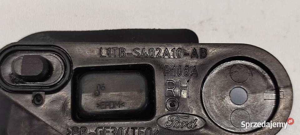 FORD PUMA MK2 ODBÓJ KLAPY BAGAŻNIKA PRAWY osobowe