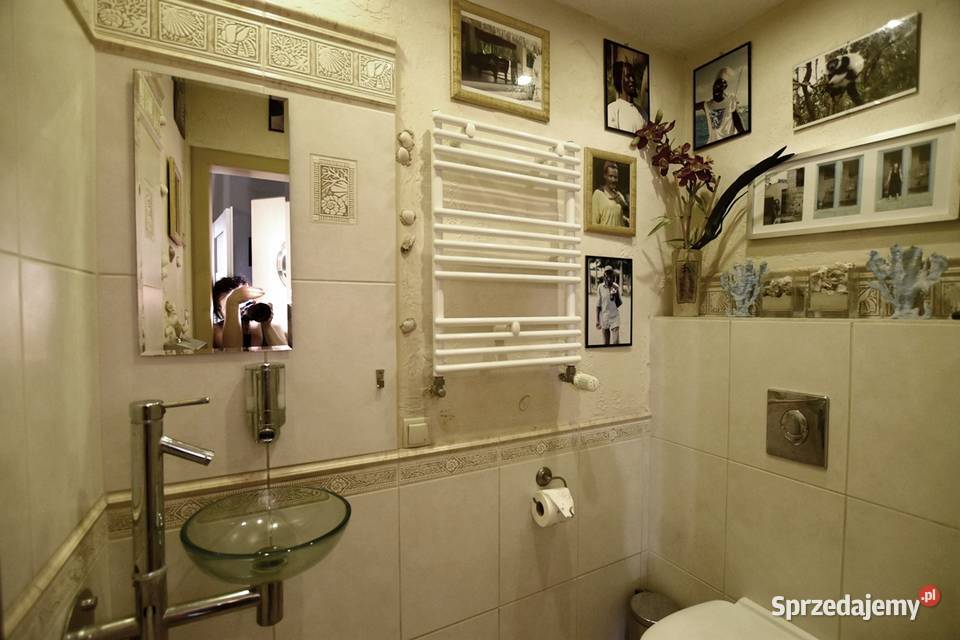 Wynajmę stanowisko fryzjerskie fryzjerce od ulicy Warszawa