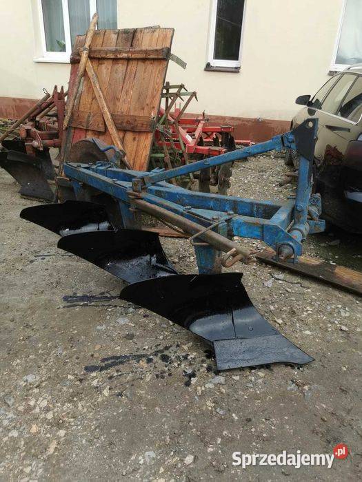 Sprzedam pługi 3 skibowy i 2 skibowe nieuszkodzony