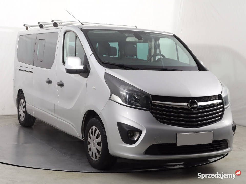 Opel Vivaro 16 BiCDTI światła przeciwmgielne Katowice