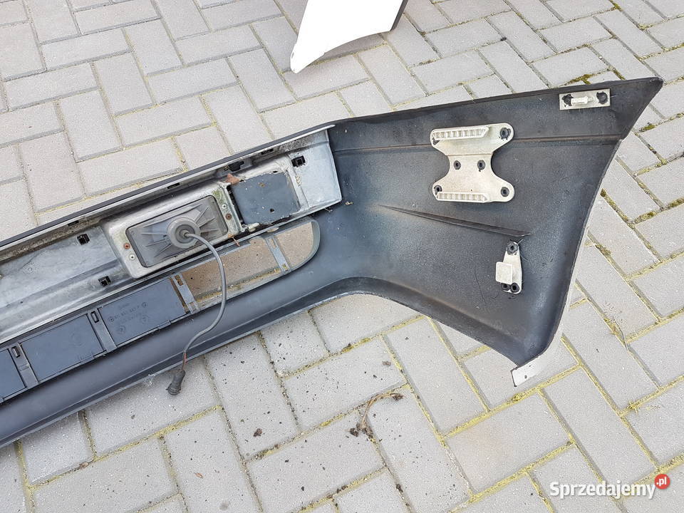 AUDI 80 90 COUPE B2 1983 ZDERZAK PRZOD HALOGEN