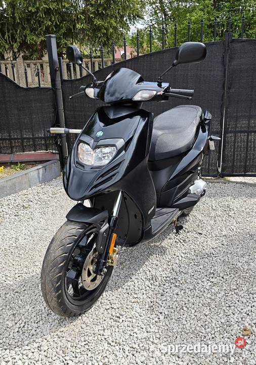 Skuter Aprilia SR 2017r 5100 Wydech Yasuni 2T Motoryzacja Łask