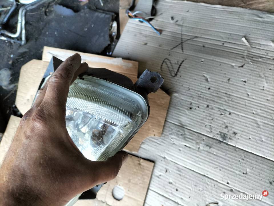 LAMPA PRZÓD PRZEDNIA PRAWA REFLEKTOR Oświetlenie lubelskie