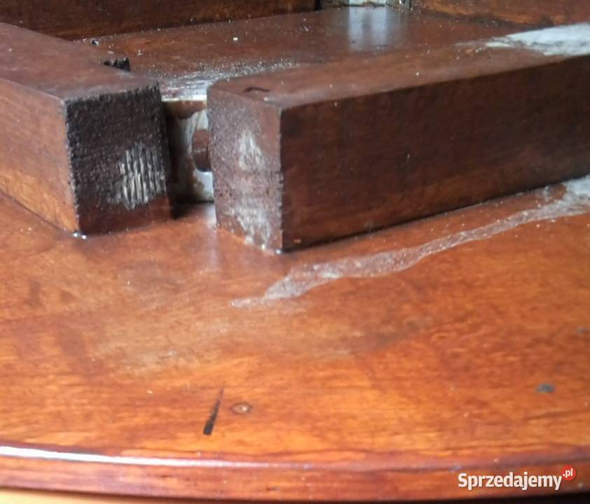 Okrągły stół z nogami z PRLu średnica 90 śląskie Knurów sprzedam